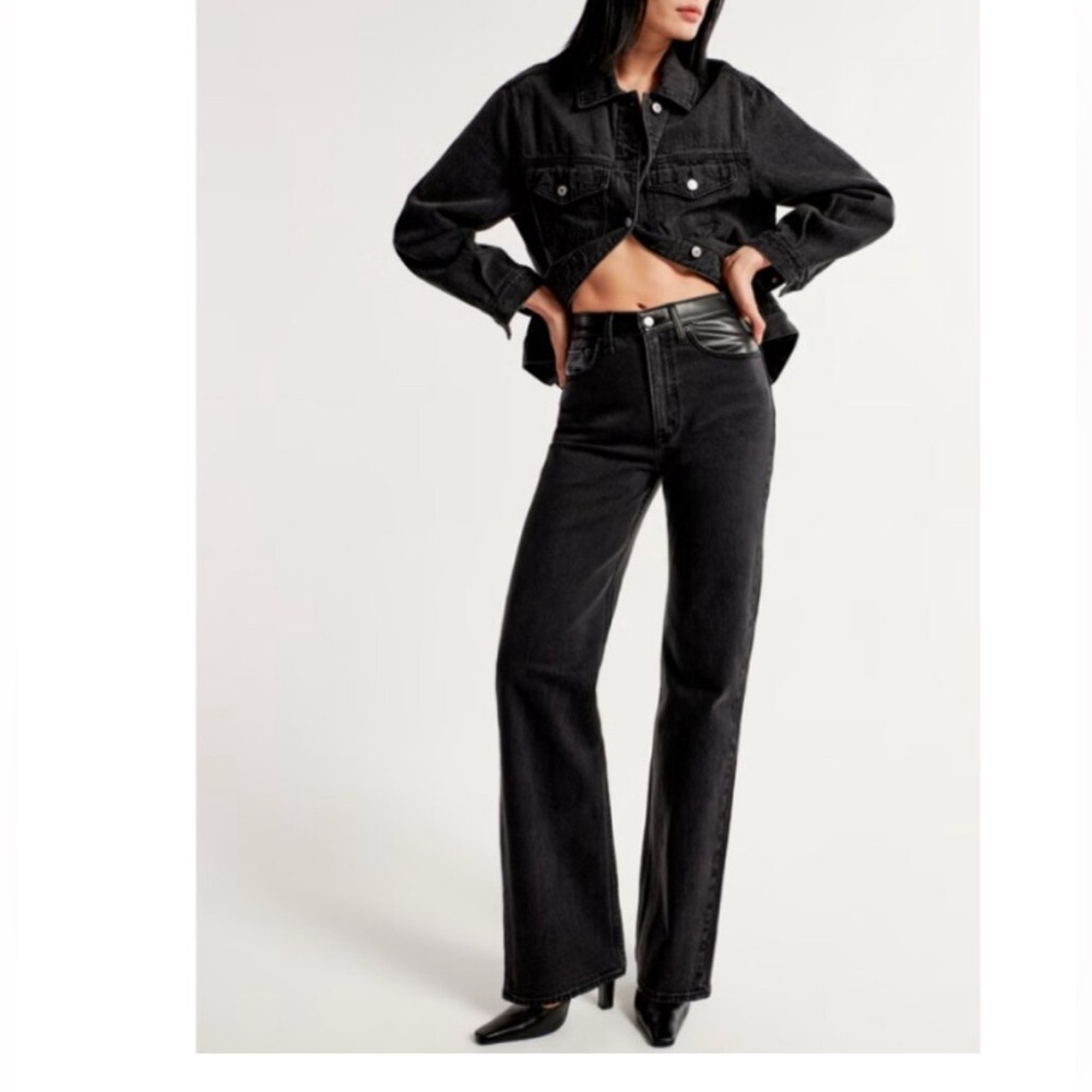 Abercrombie Mixed Fabric High Rise 90s Relaxed Jean (leather) 31S